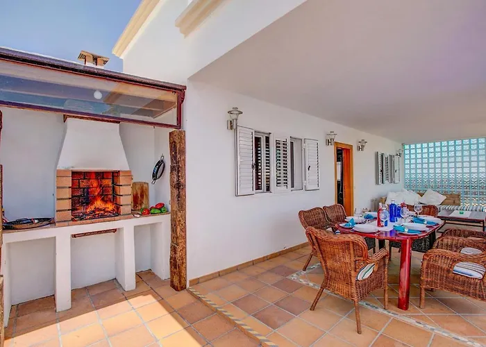 Maria Del Risco By Buenavilla Вилла