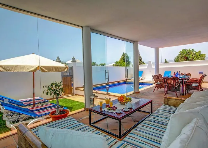 Willa Maria Del Risco By Buenavilla